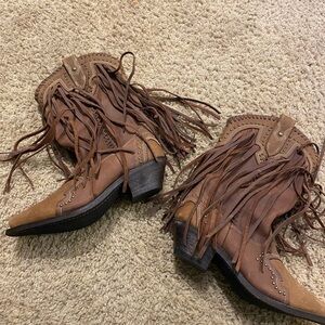 Cowgirl Boots Women’s Leather Tassel Detail Boots Size 7 Brown Festival Boho